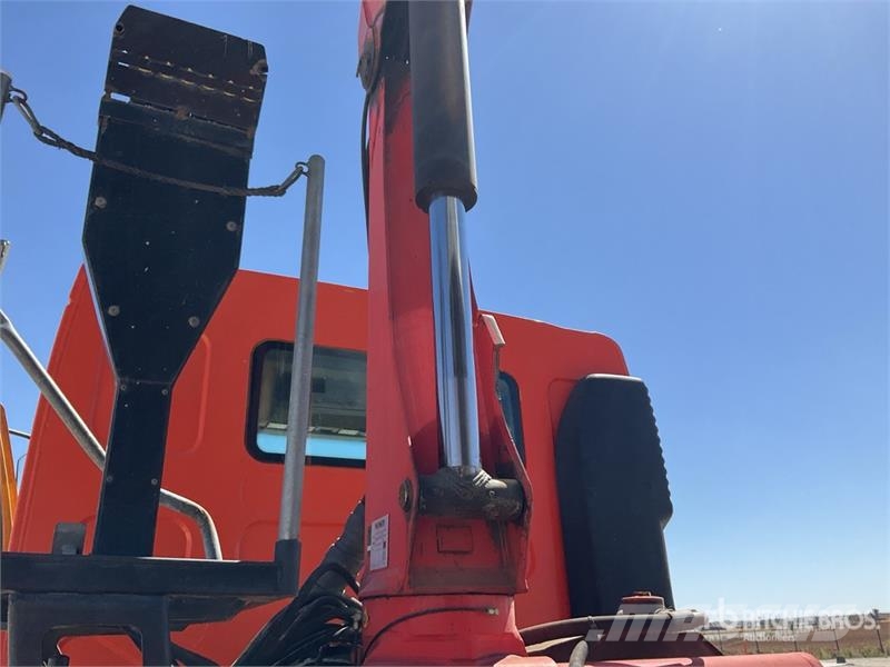 Renault Palfinger PK15500 on Renault Kerax 260 4x2 Dump T Crane trucks