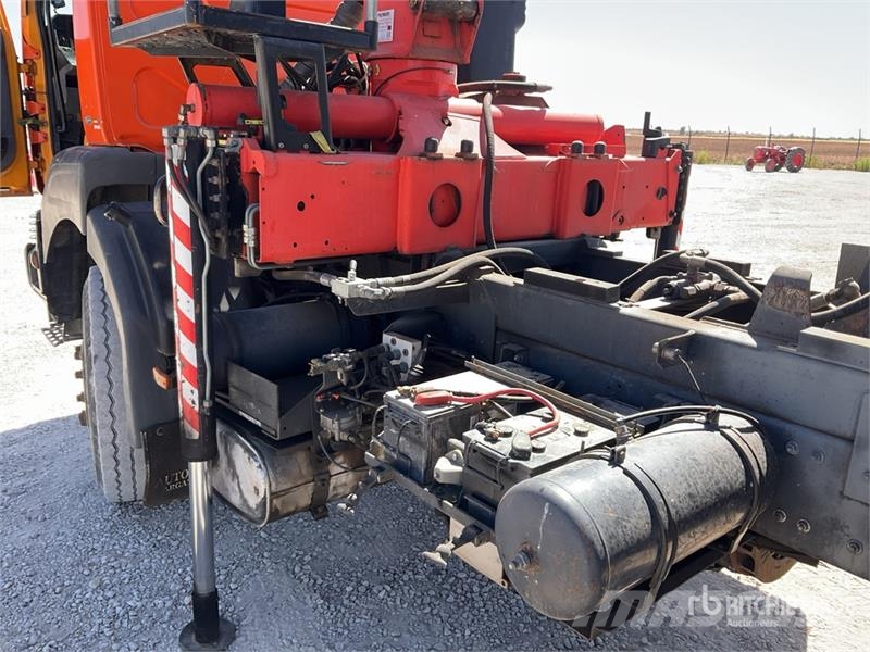 Renault Palfinger PK15500 on Renault Kerax 260 4x2 Dump T Crane trucks