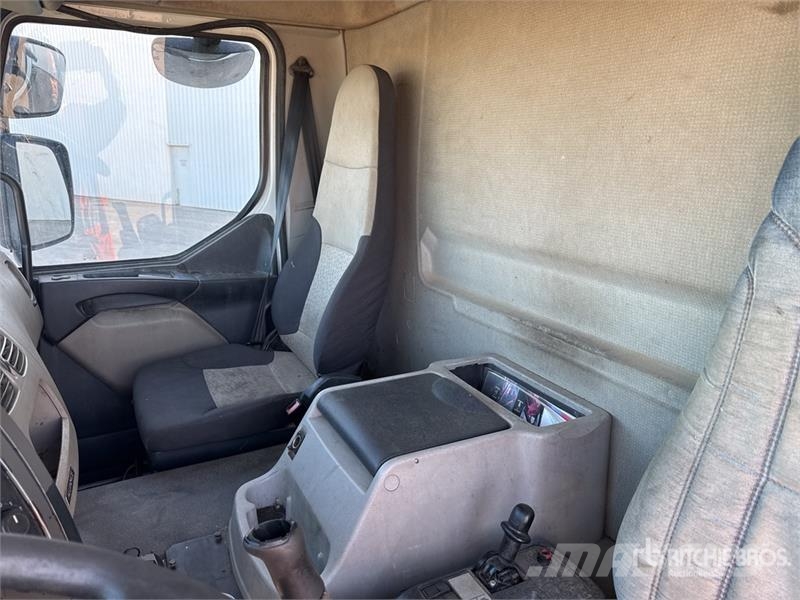 Renault Palfinger PK4501 2600 kg on  Renault Premium 4x2 C Kranwagen
