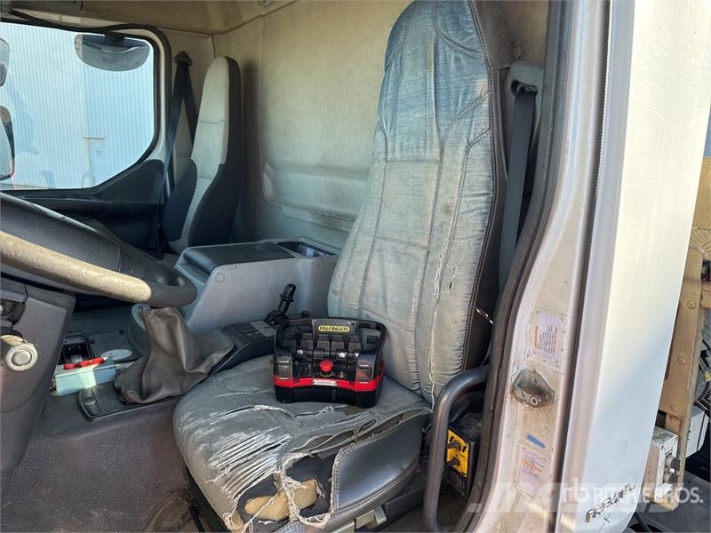 Renault Palfinger PK4501 2600 kg on  Renault Premium 4x2 C Kranwagen