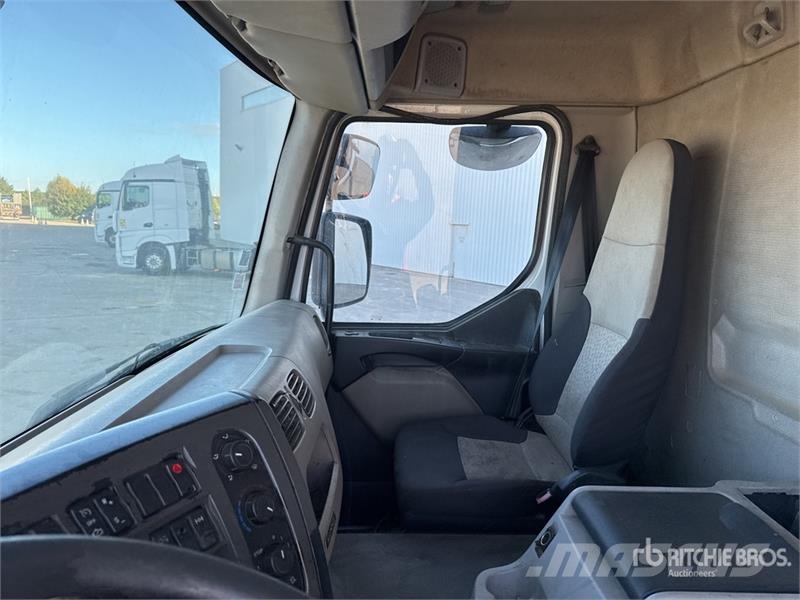 Renault Palfinger PK4501 2600 kg on  Renault Premium 4x2 C Kranwagen