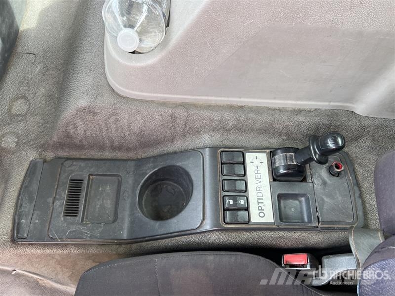 Renault PK16001-KB 3900 kg on Renault Premium Lander 380 D شاحنات الرافعات