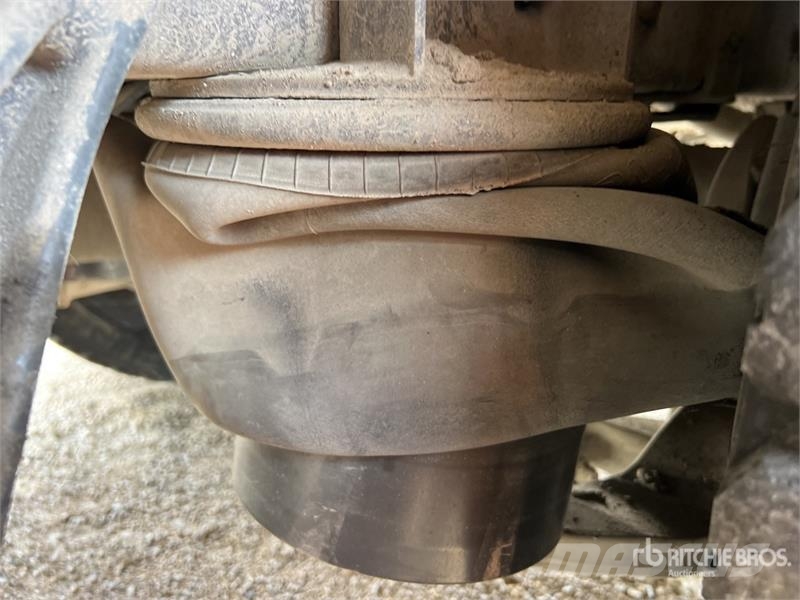 Renault PK16001-KB 3900 kg on Renault Premium Lander 380 D شاحنات الرافعات