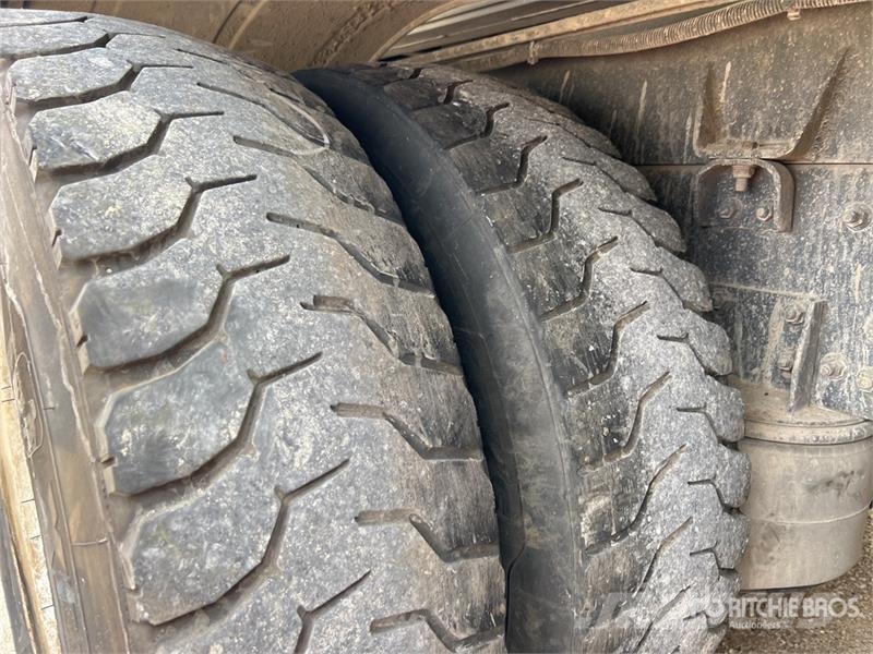 Renault PK16001-KB 3900 kg on Renault Premium Lander 380 D شاحنات الرافعات