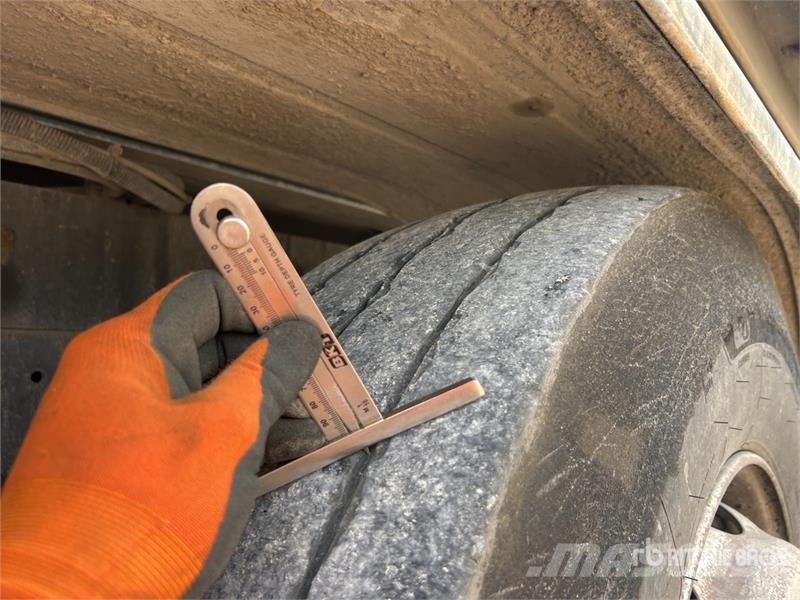 Renault PK16001-KB 3900 kg on Renault Premium Lander 380 D شاحنات الرافعات