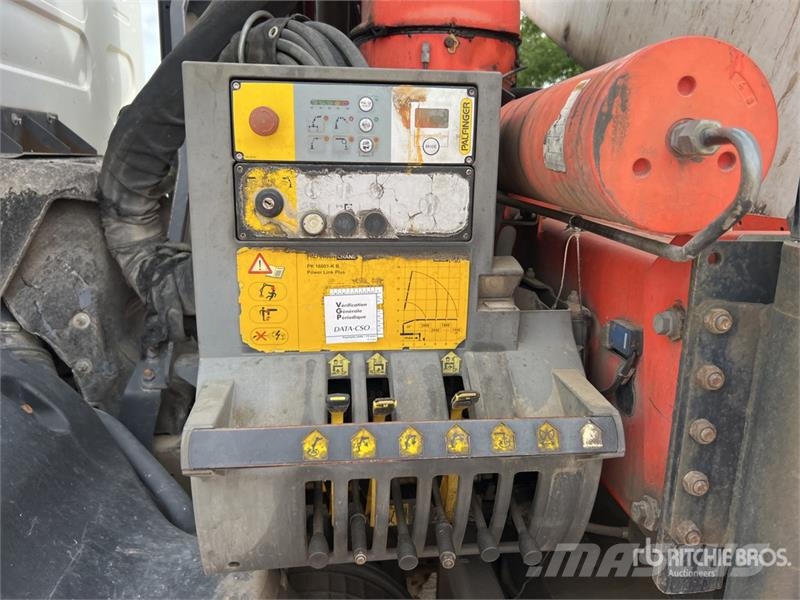 Renault PK16001-KB 3900 kg on Renault Premium Lander 380 D شاحنات الرافعات