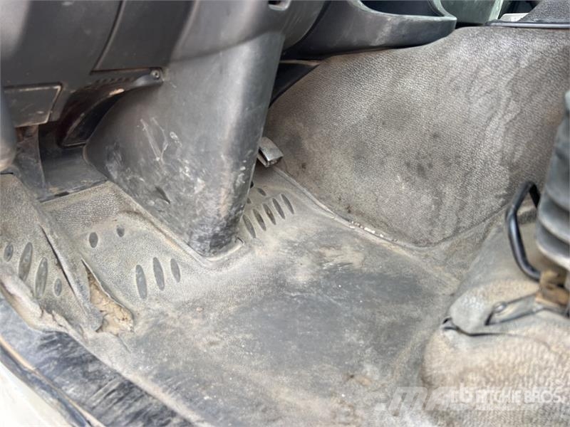 Renault PK16001-KB 3900 kg on Renault Premium Lander 380 D شاحنات الرافعات