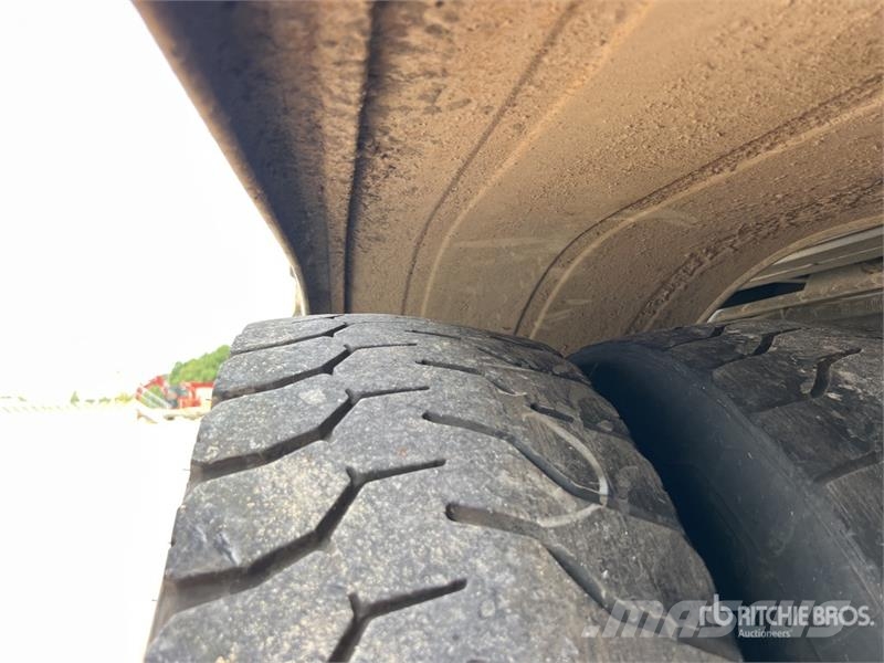 Renault PK16001-KB 3900 kg on Renault Premium Lander 380 D شاحنات الرافعات