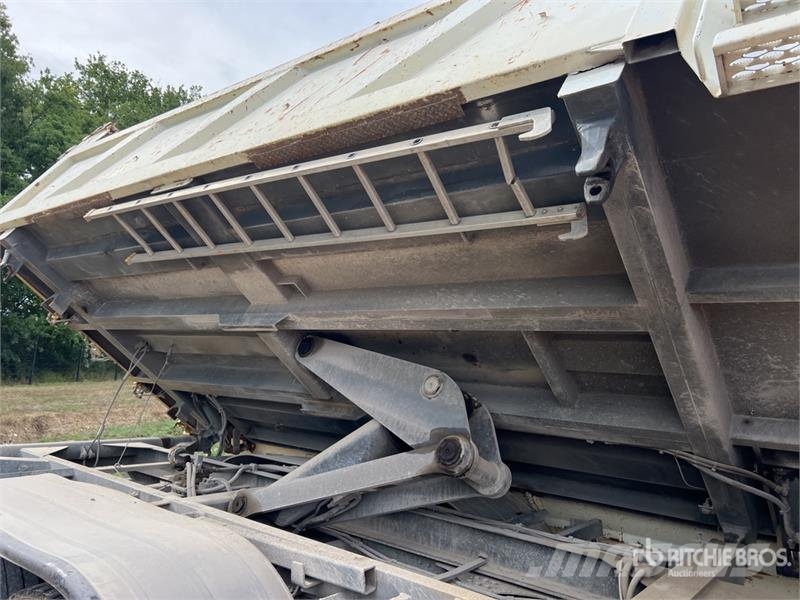 Renault PK16001-KB 3900 kg on Renault Premium Lander 380 D شاحنات الرافعات