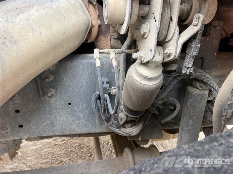 Renault PK16001-KB 3900 kg on Renault Premium Lander 380 D شاحنات الرافعات