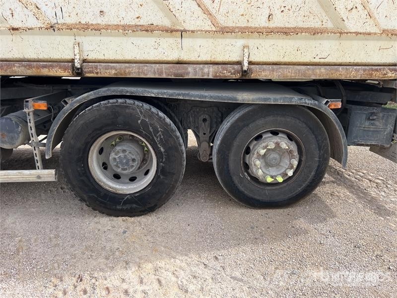 Renault PK16001-KB 3900 kg on Renault Premium Lander 380 D شاحنات الرافعات