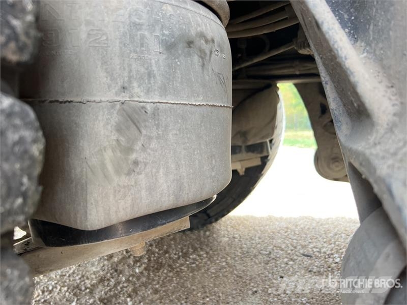 Renault PK16001-KB 3900 kg on Renault Premium Lander 380 D شاحنات الرافعات
