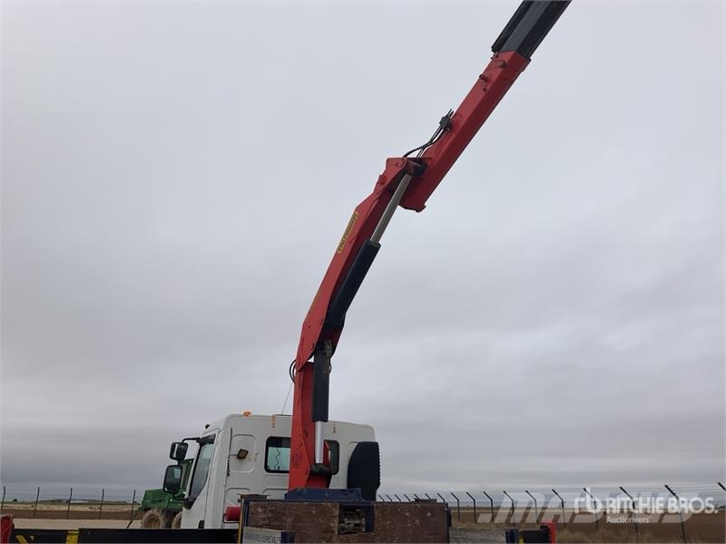Renault PK23500 Knuckle Boom on Renault 385.26 6x2 Flatbed Kamioni sa kranom