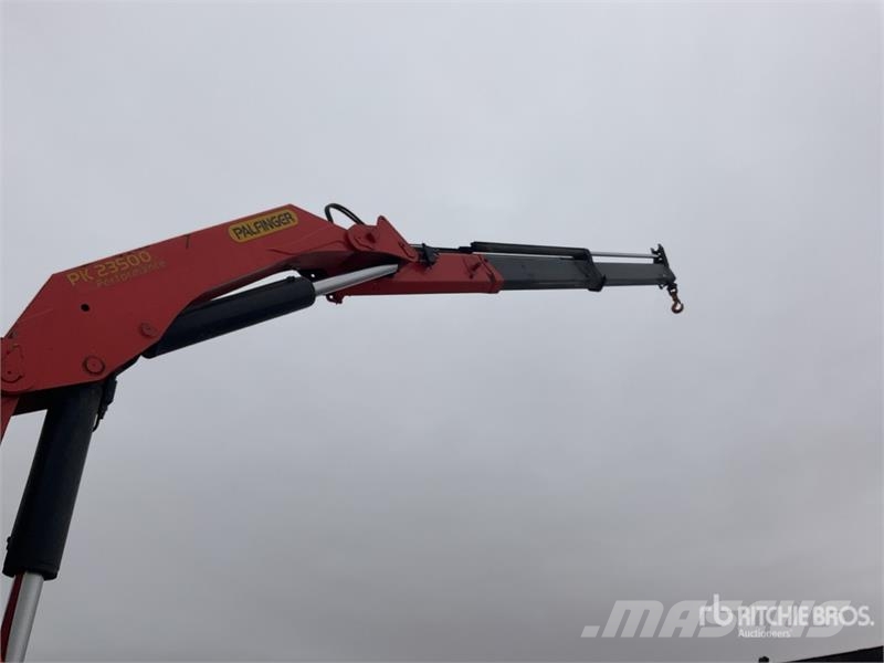 Renault PK23500 Knuckle Boom on Renault 385.26 6x2 Flatbed Kamioni sa kranom