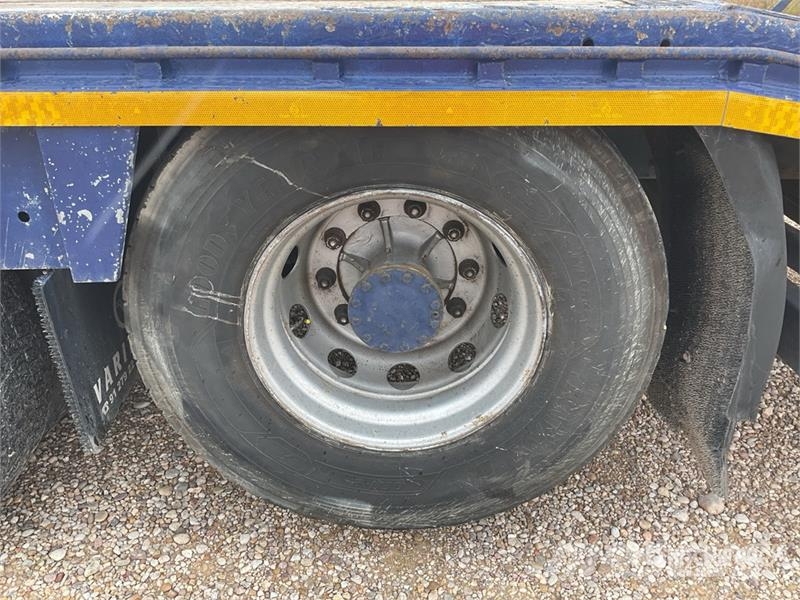 Renault PK23500 Knuckle Boom on Renault 385.26 6x2 Flatbed Kamioni sa kranom