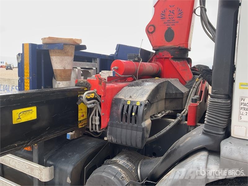 Renault PK23500 Knuckle Boom on Renault 385.26 6x2 Flatbed Kamioni sa kranom