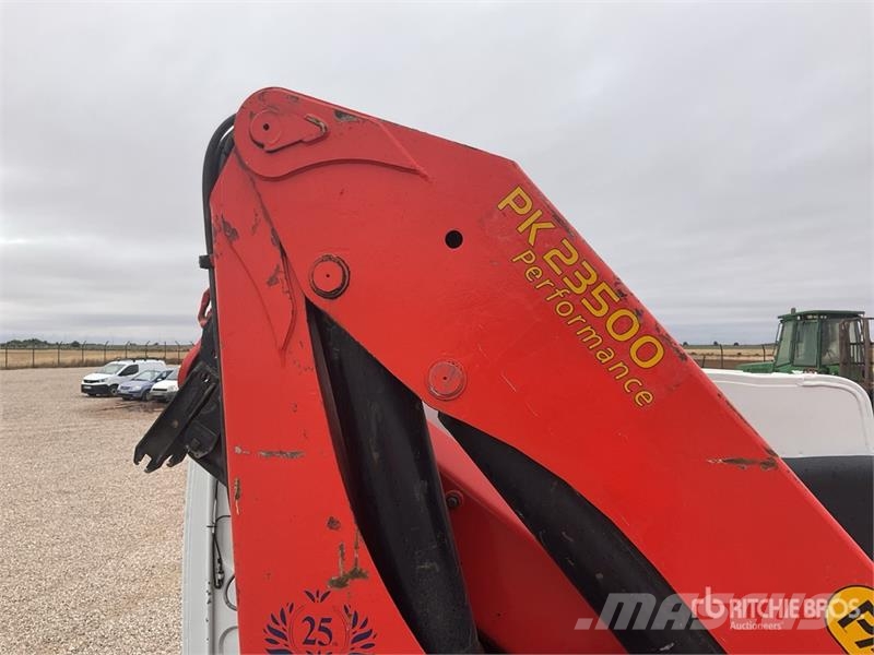Renault PK23500 Knuckle Boom on Renault 385.26 6x2 Flatbed Kamioni sa kranom