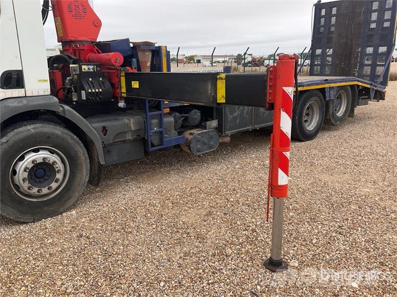 Renault PK23500 Knuckle Boom on Renault 385.26 6x2 Flatbed Kamioni sa kranom