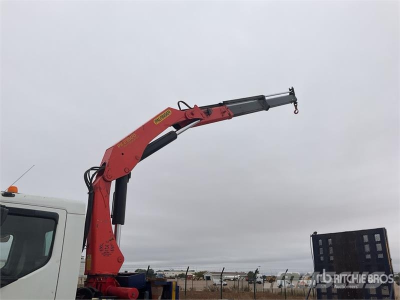 Renault PK23500 Knuckle Boom on Renault 385.26 6x2 Flatbed Kamioni sa kranom