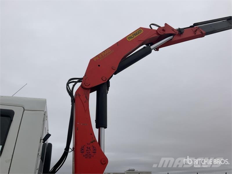 Renault PK23500 Knuckle Boom on Renault 385.26 6x2 Flatbed Kamioni sa kranom
