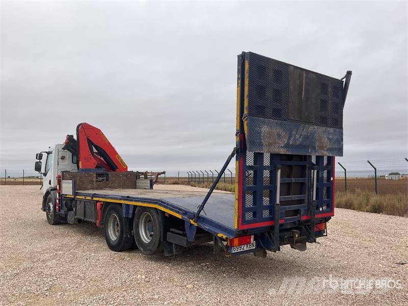 Renault PK23500 Knuckle Boom on Renault 385.26 6x2 Flatbed Kamioni sa kranom