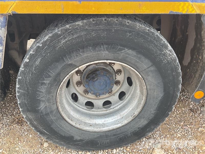 Renault PK23500 Knuckle Boom on Renault 385.26 6x2 Flatbed Kamioni sa kranom
