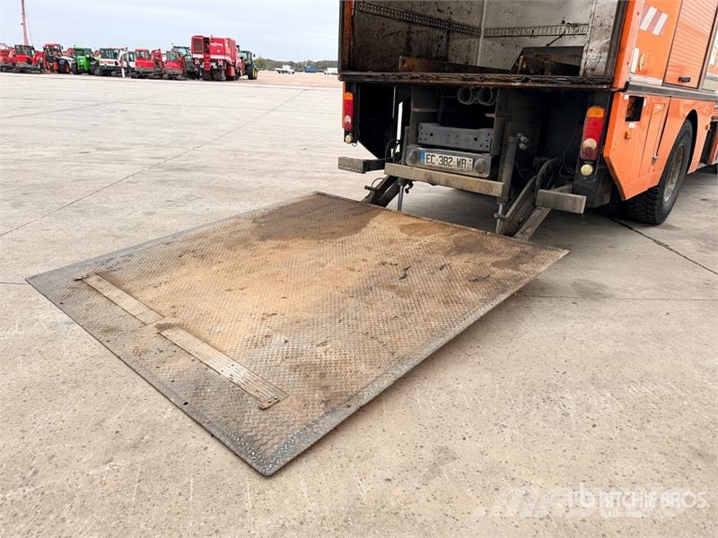 Renault Premium 4x2 Camion Base De Vie Service Truck Közúti karbantartó haszongépek