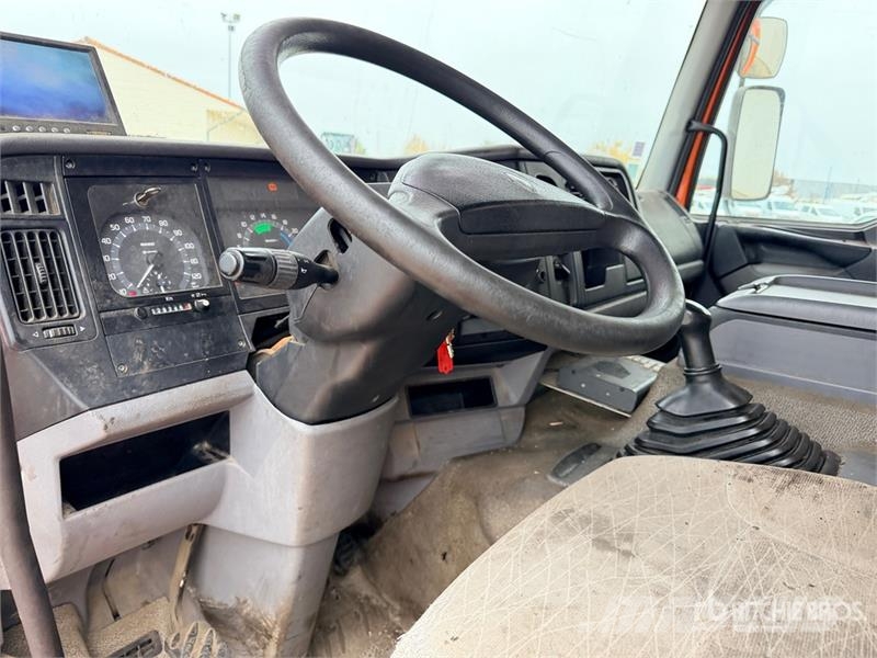 Renault Premium 4x2 Camion Base De Vie Service Truck Közúti karbantartó haszongépek