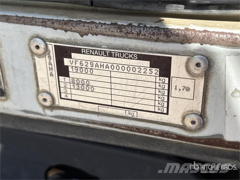 Renault Premium 4x2 Camion Chassis Cabine Avec Grue Palfin Cabine si interior