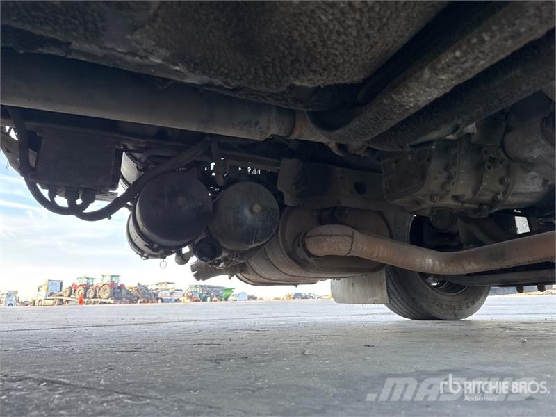 Renault Premium Camion Plateau 4x2 Flatbed Truck شاحنات مسطحة/مفصلية الجوانب