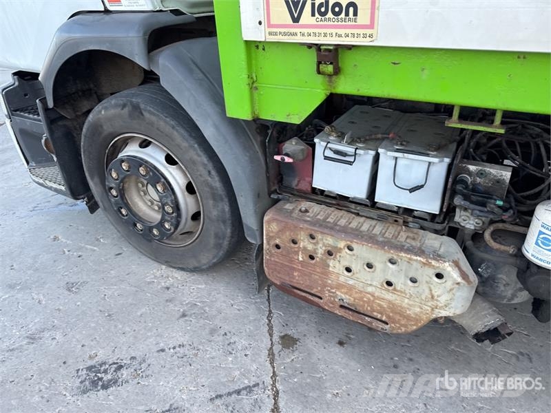 Renault Premium Camion Plateau 4x2 Flatbed Truck شاحنات مسطحة/مفصلية الجوانب
