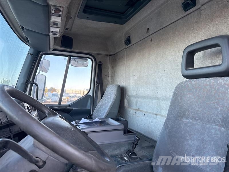 Renault Premium Camion Plateau 4x2 Flatbed Truck شاحنات مسطحة/مفصلية الجوانب