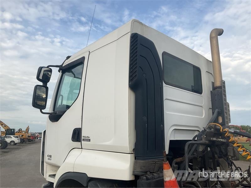 Renault Premium Lander 430.19 T3M 4x4 S/A Sleeper Truck Tr Trekkvogner