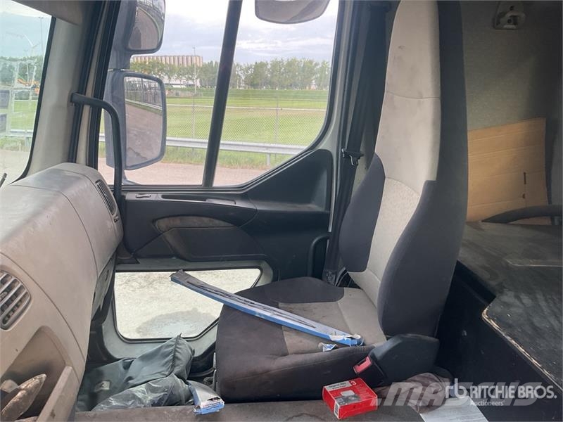Renault Premium Lander 430.19 T3M 4x4 S/A Sleeper Truck Tr Trekkvogner