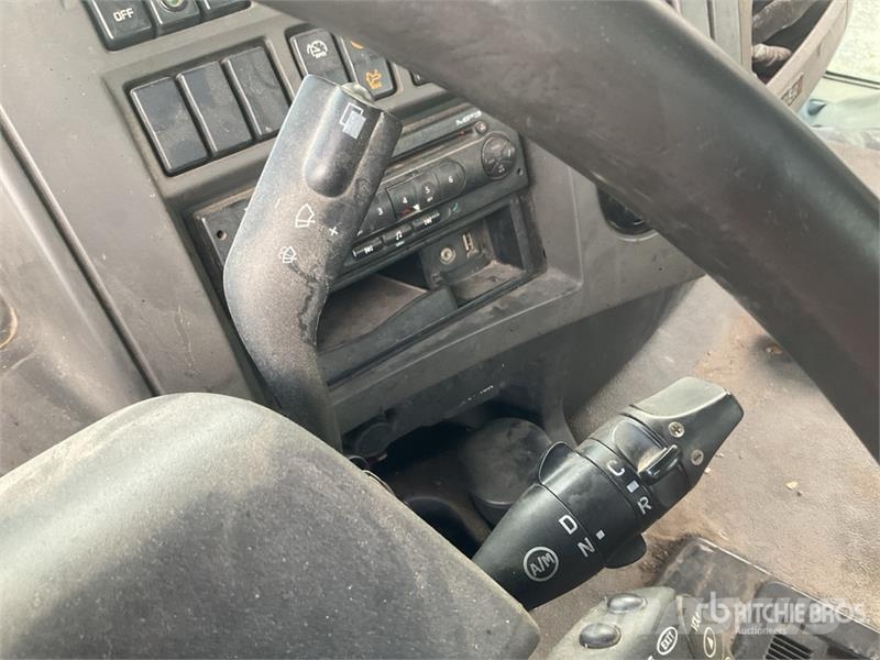 Renault Premium Lander 430.19 T3M 4x4 S/A Sleeper Truck Tr Trekkvogner