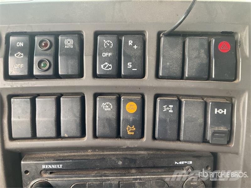Renault Premium Lander 430.19 T3M 4x4 S/A Sleeper Truck Tr Trekkvogner
