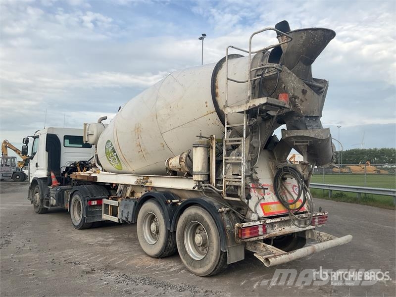 Renault Premium Lander 430.19 T3M 4x4 S/A Sleeper Truck Tr Trekkvogner