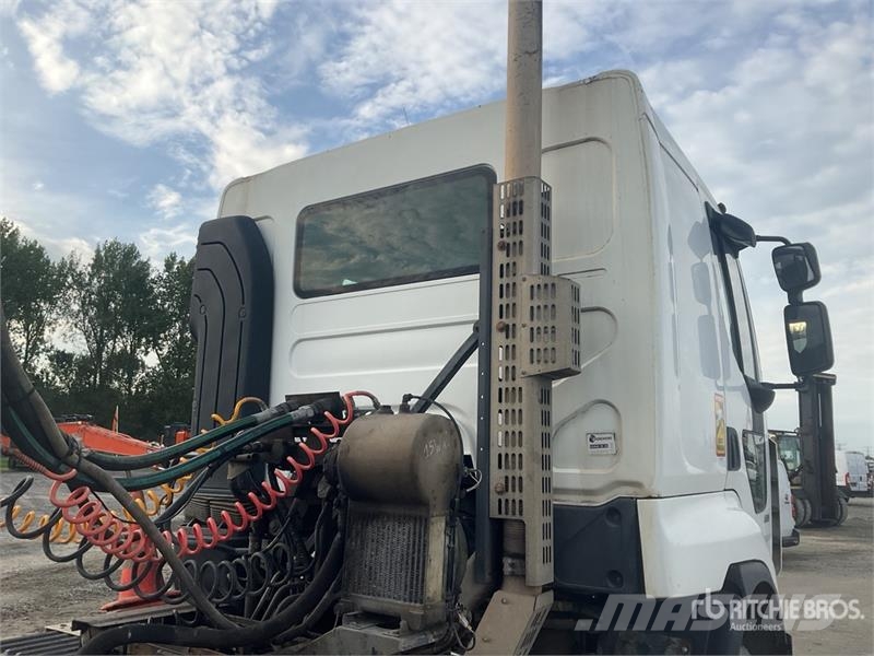 Renault Premium Lander 430.19 T3M 4x4 S/A Sleeper Truck Tr Trekkvogner