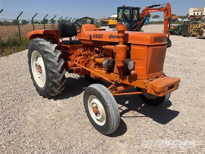 Renault Super 7E 2WD Tractor Tractoren