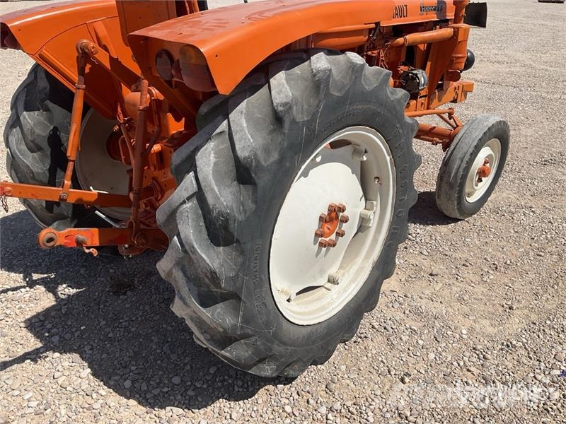 Renault Super 7E 2WD Tractor Tractoren