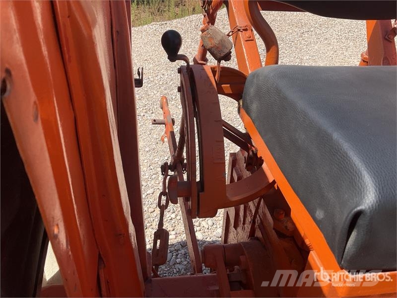 Renault Super 7E 2WD Tractor Tractoren