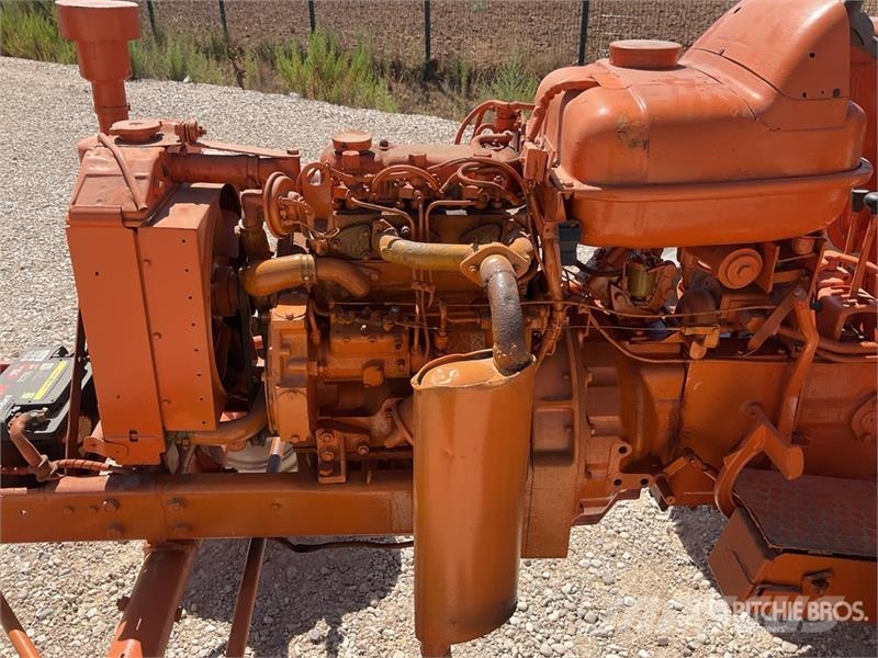 Renault Super 7E 2WD Tractor Tractoren