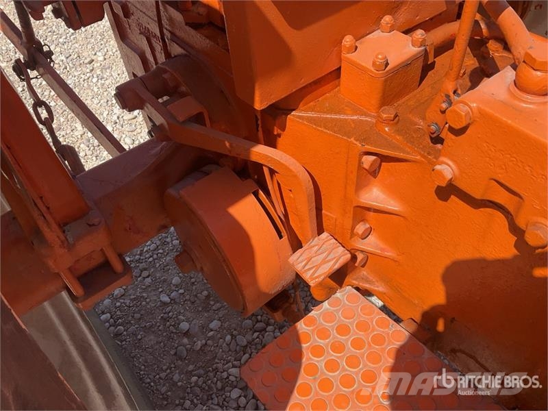 Renault Super 7E 2WD Tractor Tractoren
