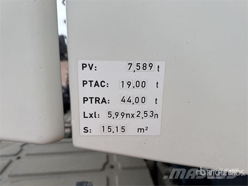 Renault T460 中古トラクターヘッド | トレーラーヘッド