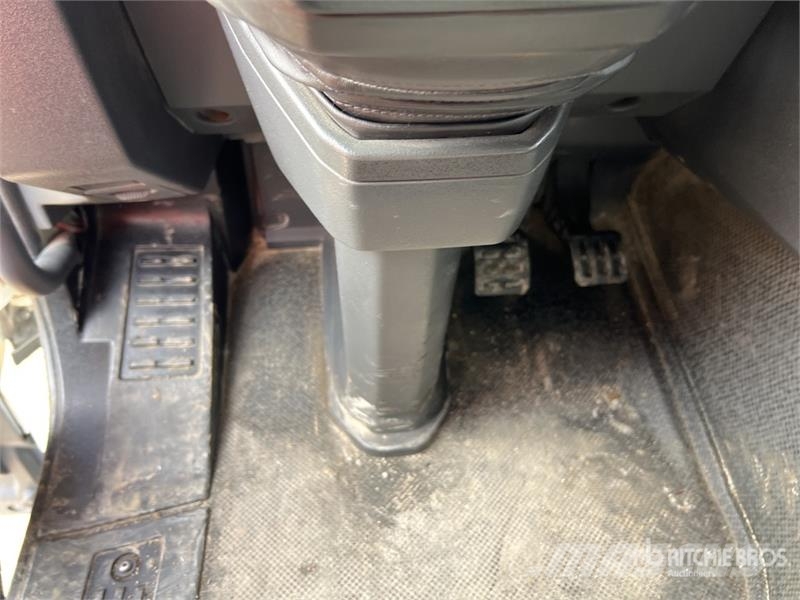 Renault T460 COMFORT 4x2 Tracteur Routier Cabine Couchette Vlačilci