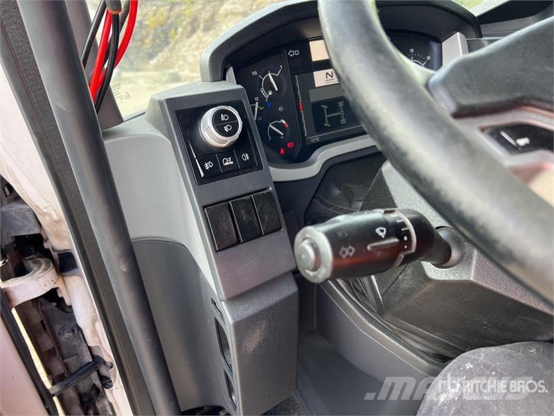 Renault T460 COMFORT 4x2 Tracteur Routier Cabine Couchette Vlačilci