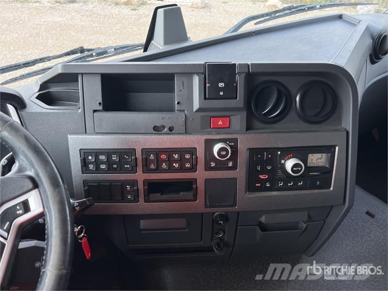 Renault T460 COMFORT 4x2 Tracteur Routier Cabine Couchette Vlačilci