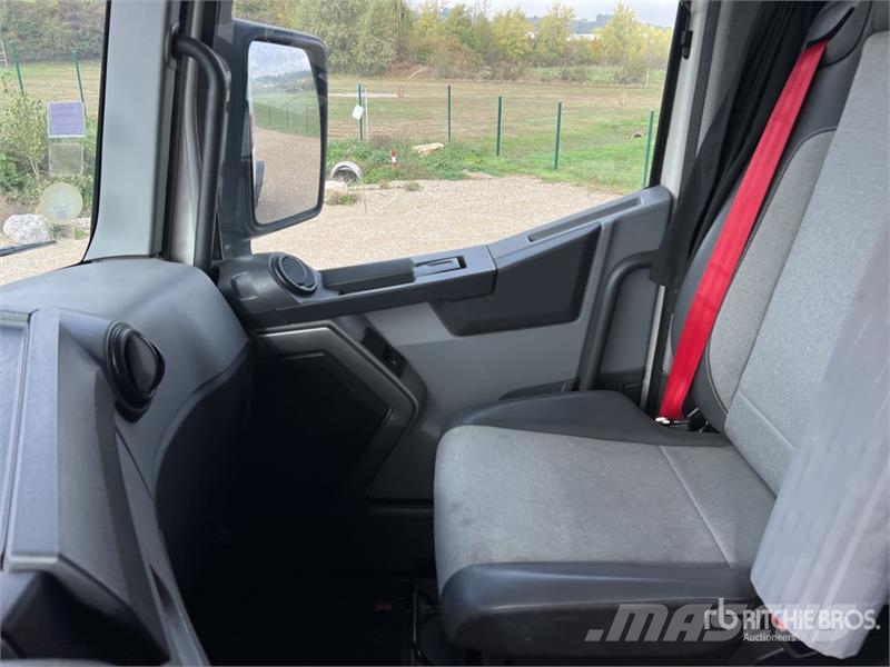 Renault T460 COMFORT 4x2 Tracteur Routier Cabine Couchette Vlačilci