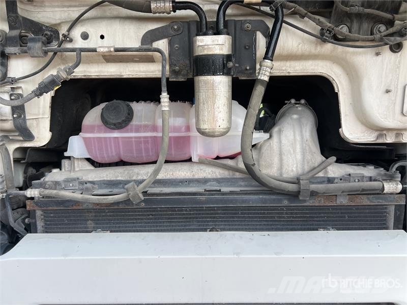 Renault T460 COMFORT 4x2 Tracteur Routier Cabine Couchette Vlačilci