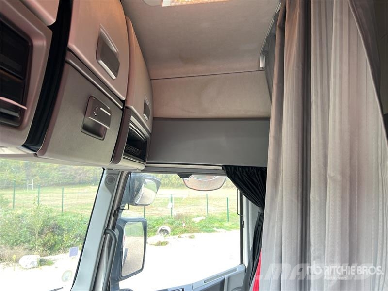 Renault T460 COMFORT 4x2 Tracteur Routier Cabine Couchette Vlačilci